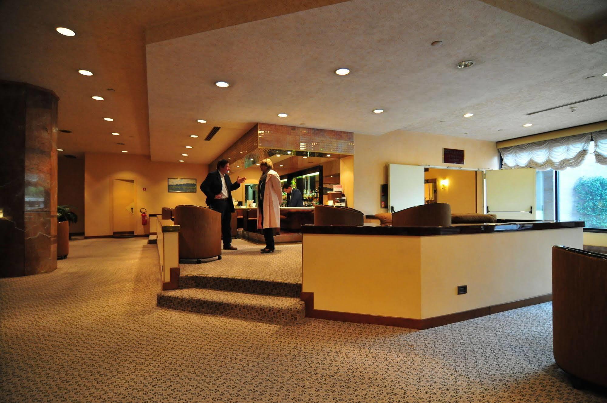 Conference Florentia Hotel フィレンツェ エクステリア 写真